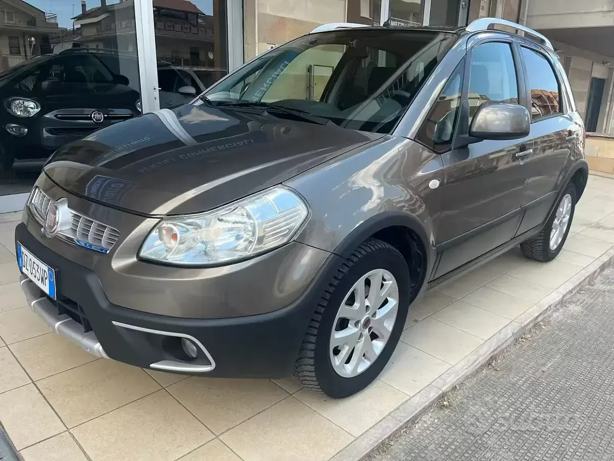 Usata Fiat Sedici 120 CV (88 kW) 2010 SUV