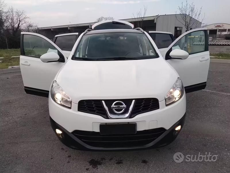 Usata Nissan Qashqai N-TEC 131 CV (96 kW) 2012 Bianco SUV