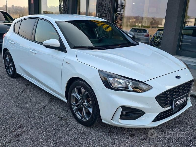 Usata Ford Focus ST 125 CV (91 kW) 2021 Bianco Berlina