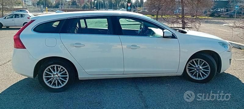 Usata Volvo V60 163 CV (119 kW) 2012 Bianco Station wagon