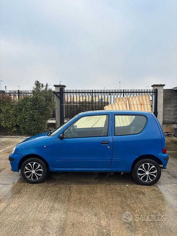 Usata Fiat 600 2003 Blu Berlina