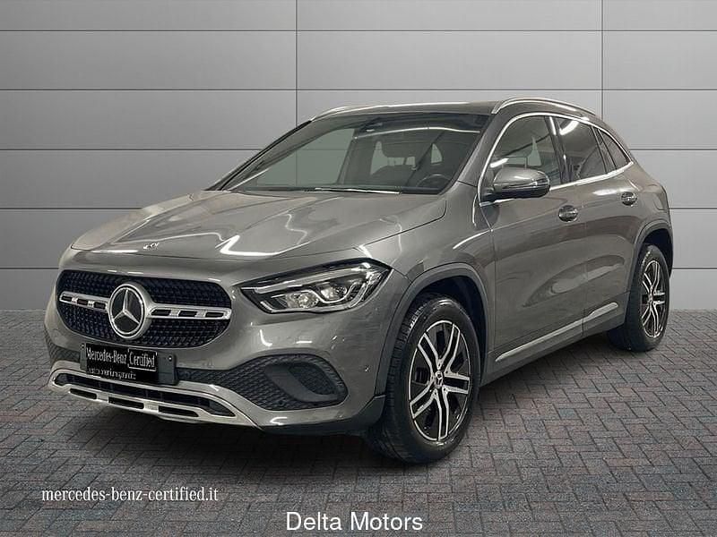Usata Mercedes GLA200 150 CV (110 kW) 2020 Grigio SUV