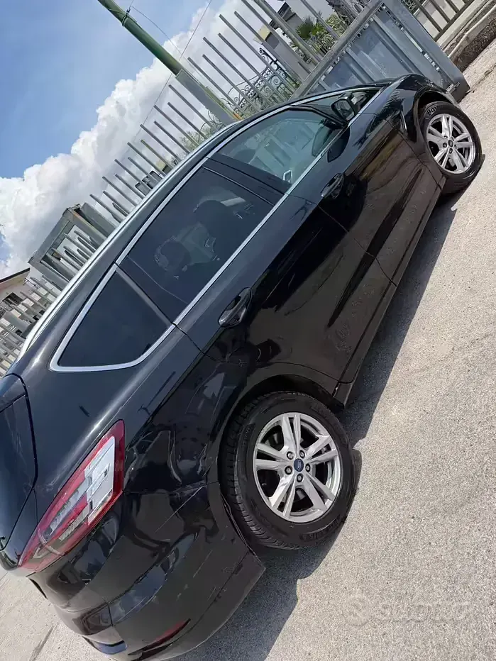 Usata Ford S-MAX S 150 CV (110 kW) 2022 Nero Monovolume