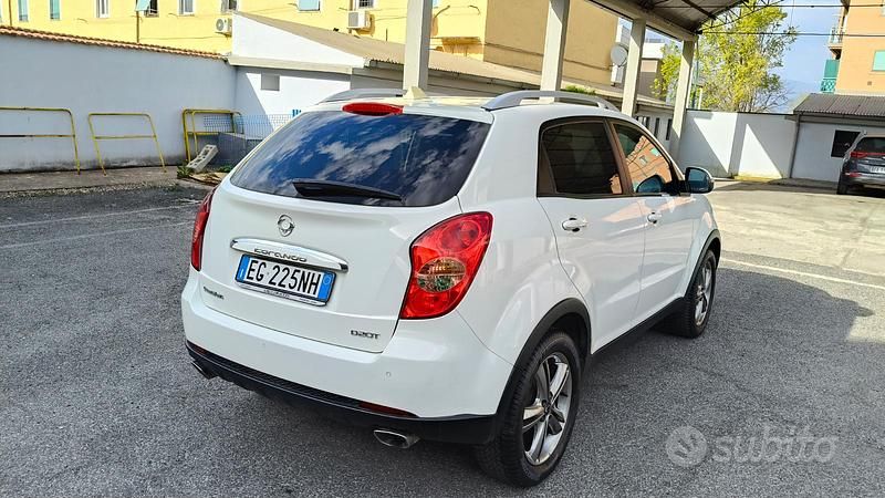 Usata Ssangyong (KGM) Korando 175 CV (128 kW) 2011 Bianco SUV