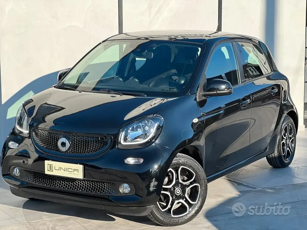 Usata Smart ForFour Passion 90 CV (66 kW) 2019 Nero Utilitaria