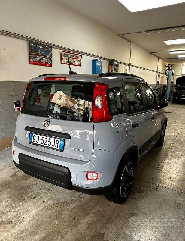 Usata Fiat Panda 70 CV (51 kW) 2022 Grigio Utilitaria