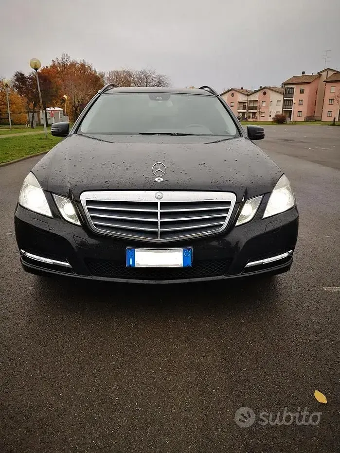 Usata Mercedes E220 170 CV (125 kW) 2012 Nero Station wagon