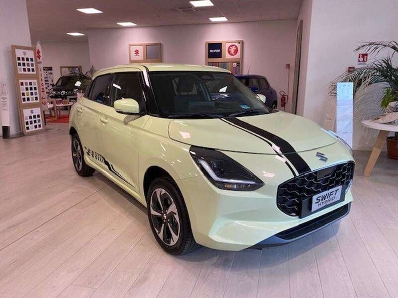 Nuova Suzuki Swift 83 CV (61 kW) 2025 Verde hawaii met Utilitaria