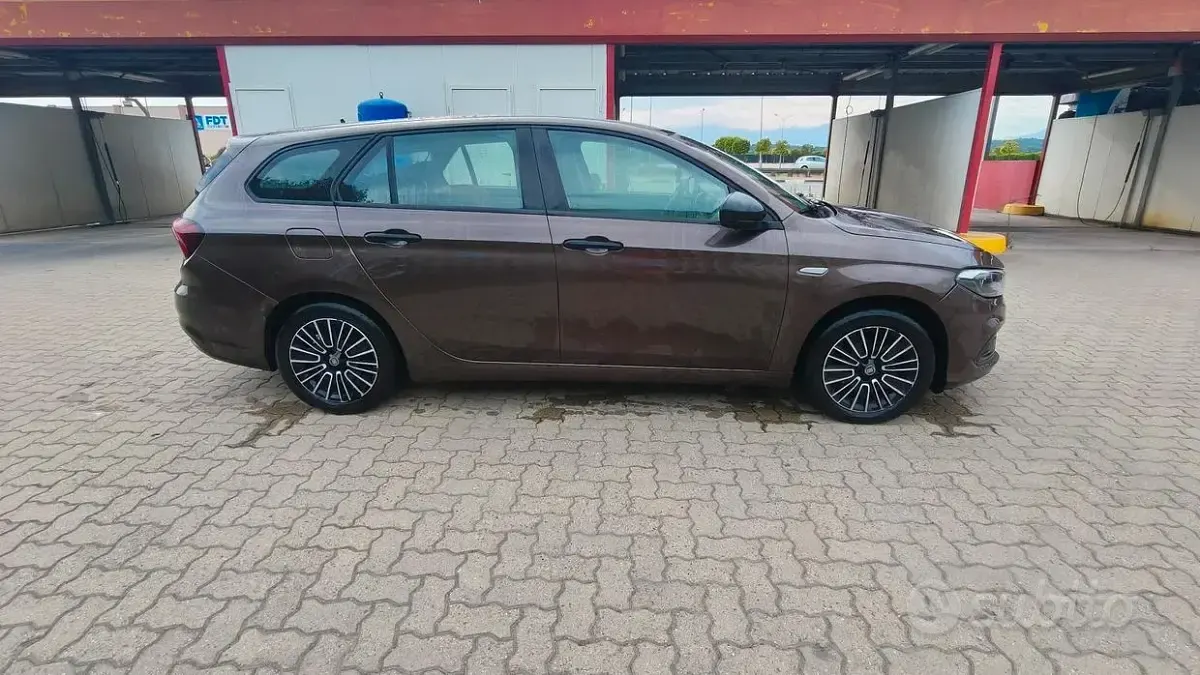 Usata Fiat Tipo 131 CV (96 kW) 2021 Marrone Station wagon