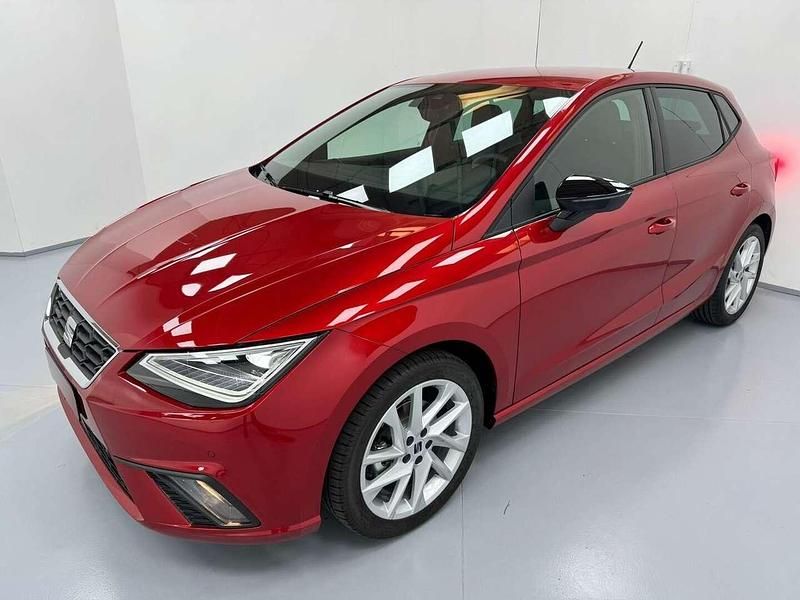 Rosso Usata 2024 Seat Ibiza FR Tre volumi | 22.800 € (Molto cara) - Immagine 1/4