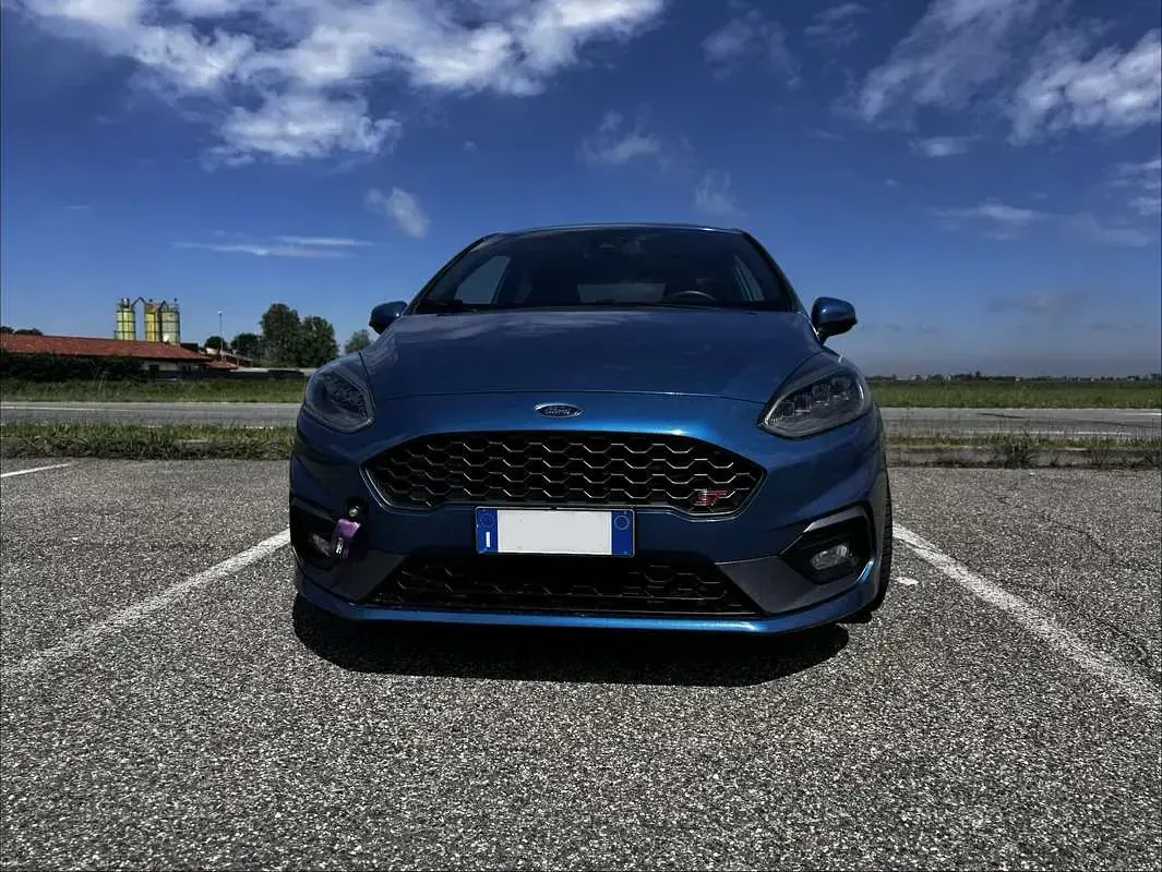 Begagnad Ford Fiesta ST 200 HK (147 kW) 2018 Blå Halvkombi