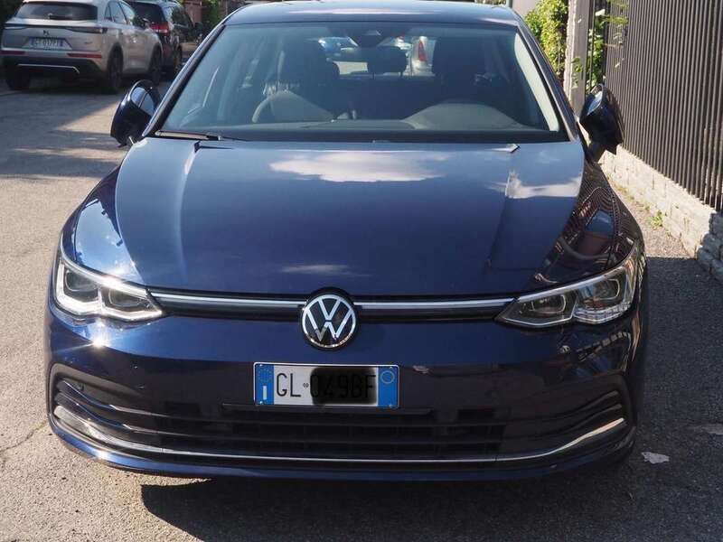 Blu Usata 2022 VW Golf VIII Style Tre volumi | 21.500 € (Buon prezzo) - Immagine 1/4
