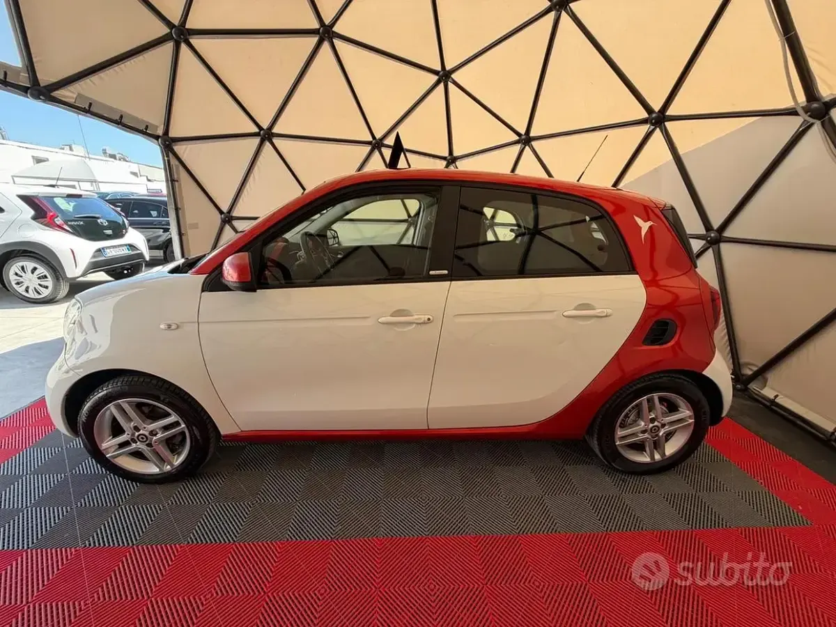 Usata Smart ForFour Passion 90 CV (66 kW) 2017 Bianco Utilitaria