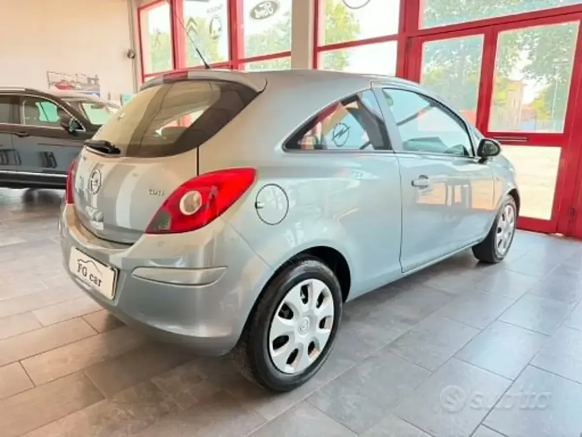 Usata Opel Corsa Edition 75 CV (55 kW) 2015 Grigio Utilitaria