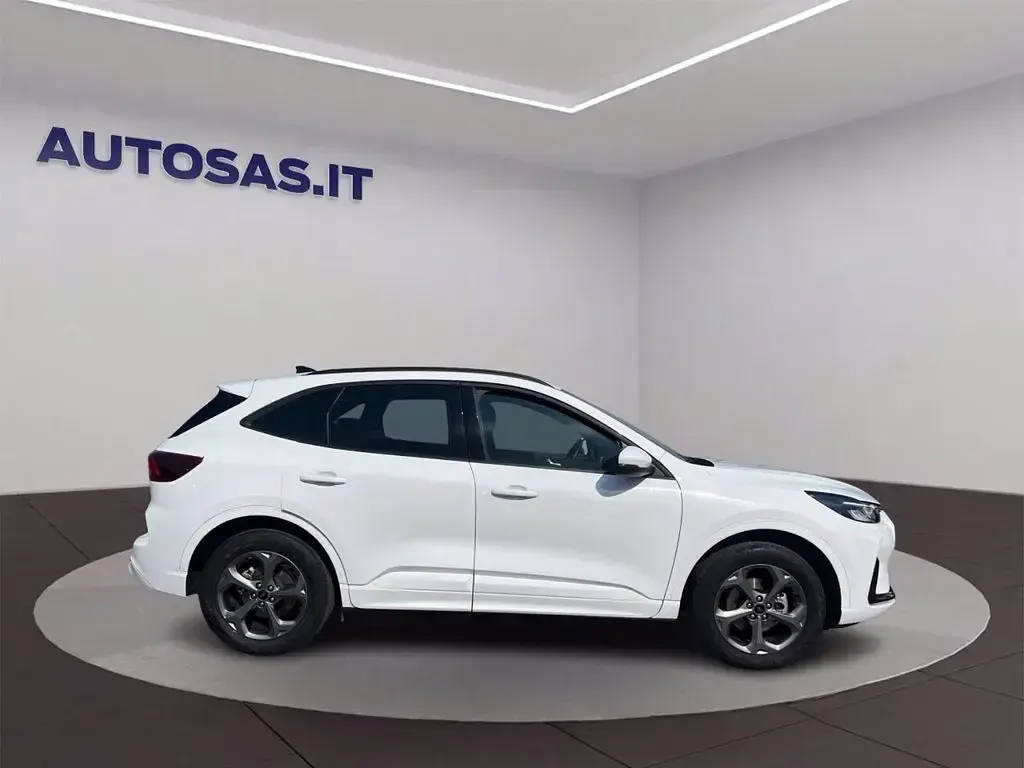 Usata Ford Kuga ST-Line 243 CV (178 kW) 2025 Bianco metallizzato SUV