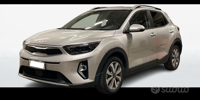 Usata Kia Stonic Style 81 CV (59 kW) 2023 Grigio SUV