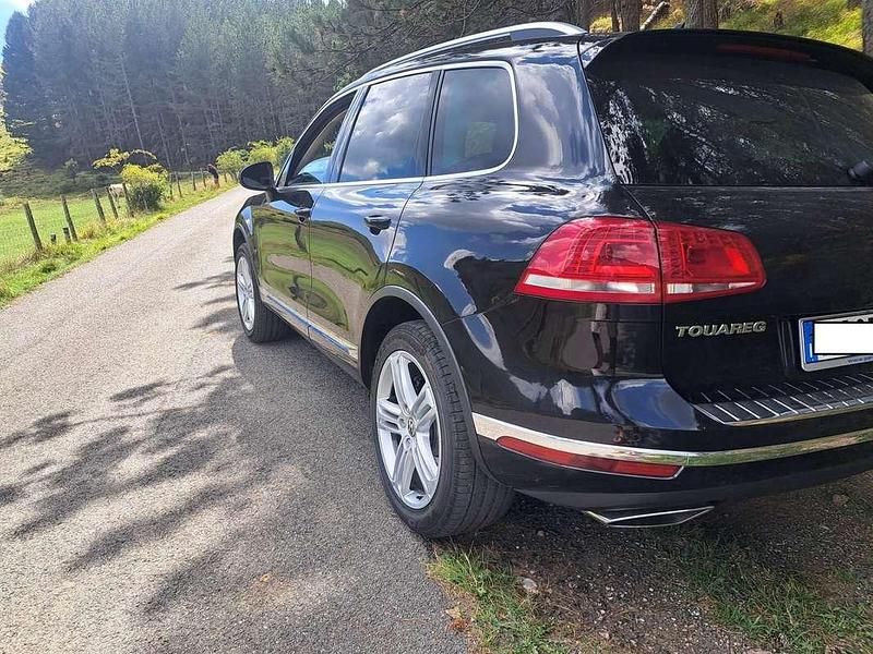 Nero Usata 2015 VW Touareg Executive SUV | 16.500 € (Buon prezzo) - Immagine 1/4