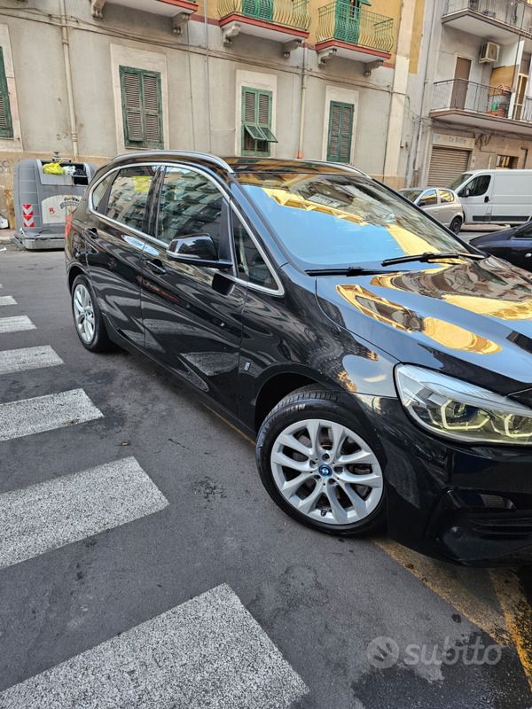 Usata BMW 225 Active Tourer iPerformance 231 CV (169 kW) 2019 Nero Monovolume