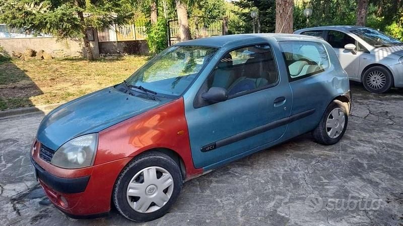 Usata Renault Clio II 68 CV (50 kW) 2005 Berlina