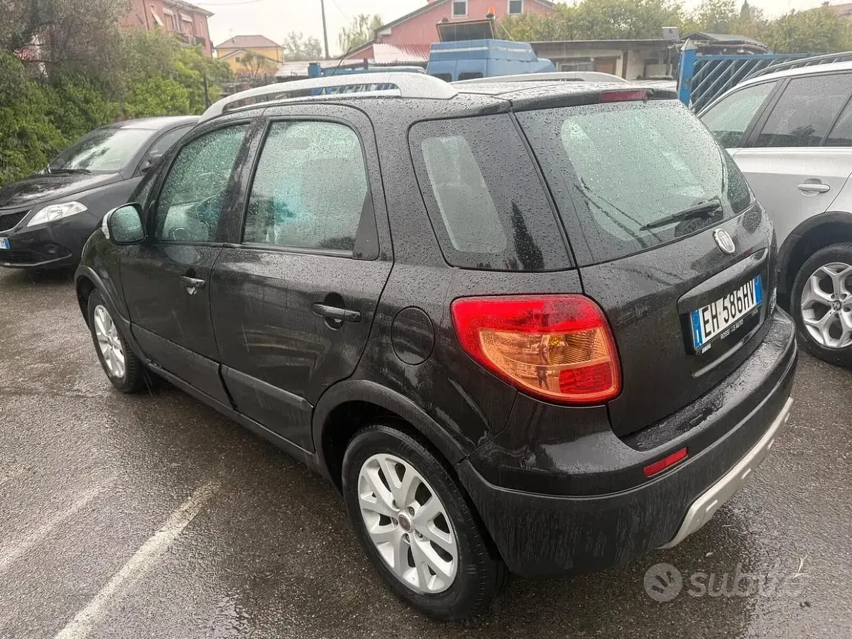 Usata Fiat Sedici Dynamic 120 CV (88 kW) 2012 Nero SUV