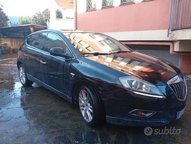 Usata Lancia Delta 105 CV (77 kW) 2010 Nero Utilitaria