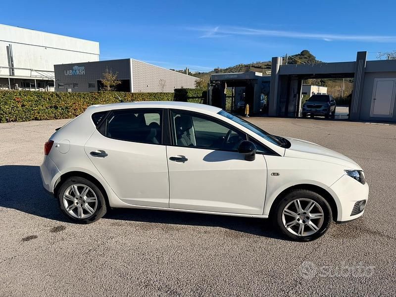 Usata Seat Ibiza 2011 Berlina