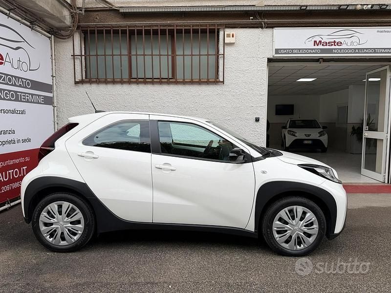 Usata Toyota Aygo X 72 CV (52 kW) 2024 Bianco SUV