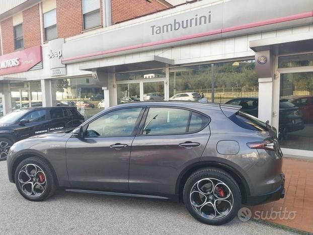 Usata Alfa Romeo Stelvio Veloce 210 CV (154 kW) 2023 Grigio scuro SUV