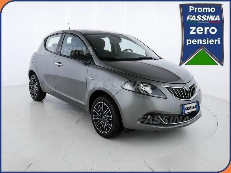 Grigio Usata 2023 Lancia Ypsilon Gold Due volumi | 14.600 € (Cara) - Immagine 1/4