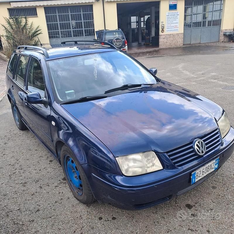 Usata VW Bora Trendline 110 CV (80 kW) 2002 Blu Station wagon