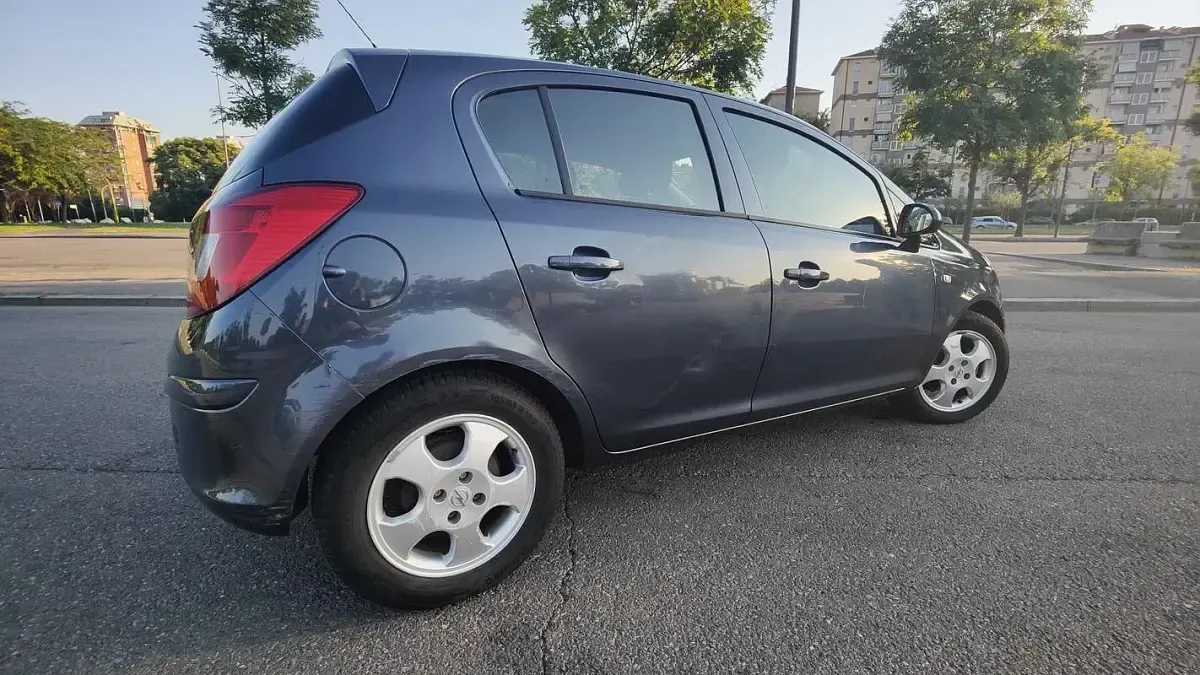 Usata Opel Corsa Enjoy 80 CV (58 kW) 2008 Utilitaria