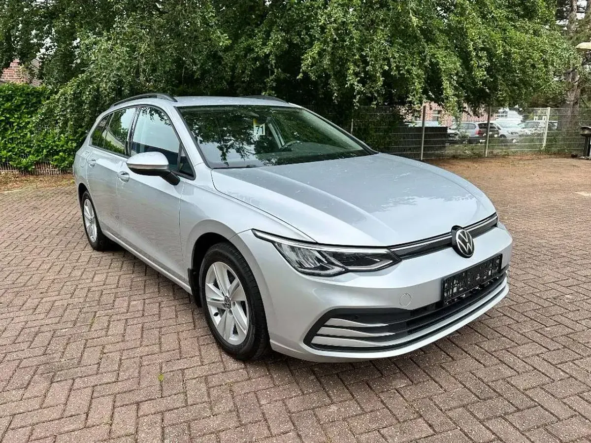 Usata VW Golf VIII Life 131 CV (96 kW) 2023 Grigio Station wagon