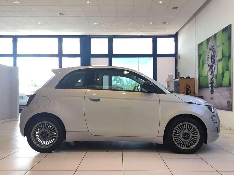 Nuova Fiat 500 Comfort 65 CV (47 kW) 2026 Blu/azzurro Utilitaria
