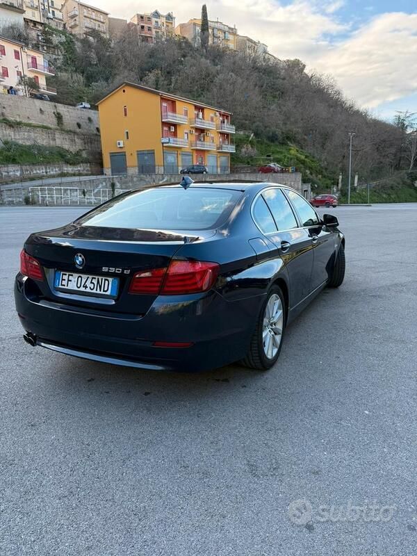 Usata BMW 530 Efficient Dynamics 245 CV (180 kW) 2010 Blu Berlina