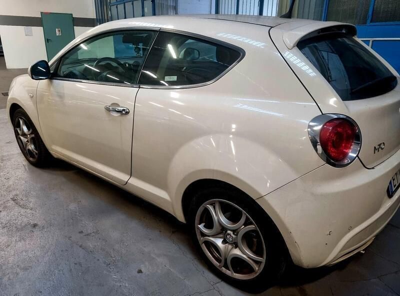 Usata Alfa Romeo MiTo 84 CV (61 kW) 2015 Bianco Utilitaria