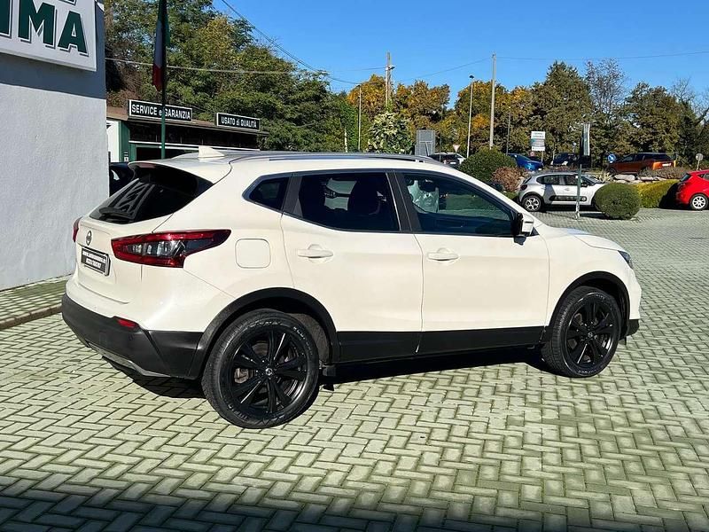 Usata Nissan Qashqai N-Connecta 110 CV (80 kW) 2018 Biando perlato SUV