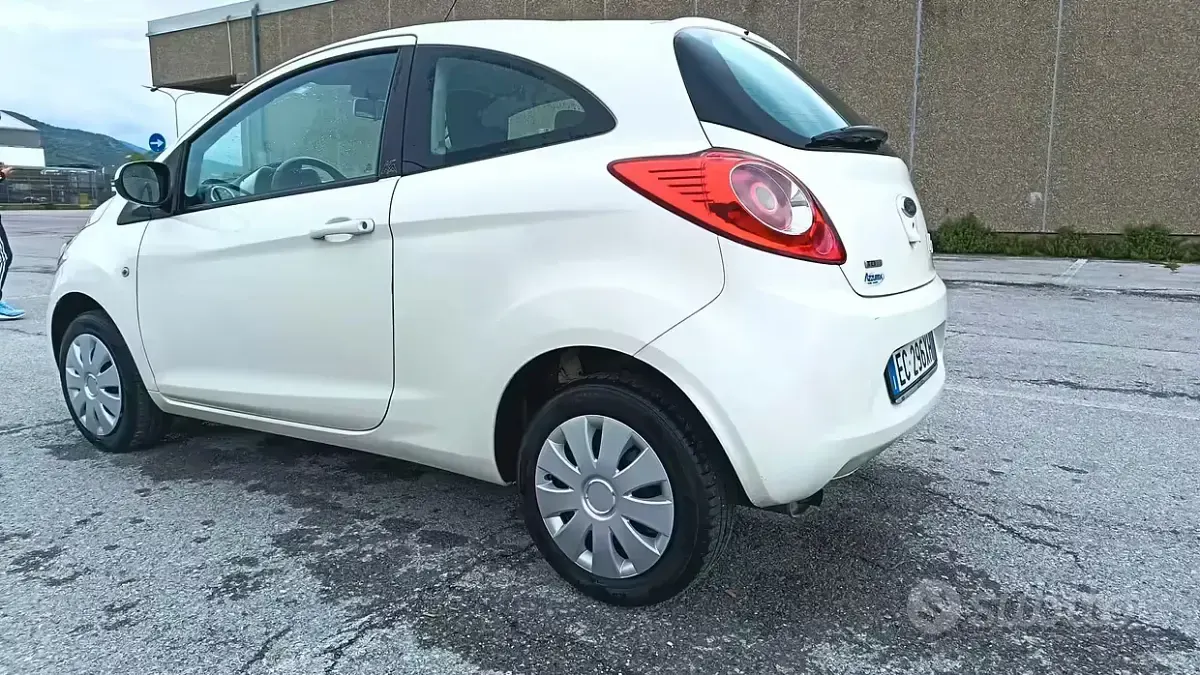 Usata Ford Ka 75 CV (55 kW) 2010 Bianco Utilitaria