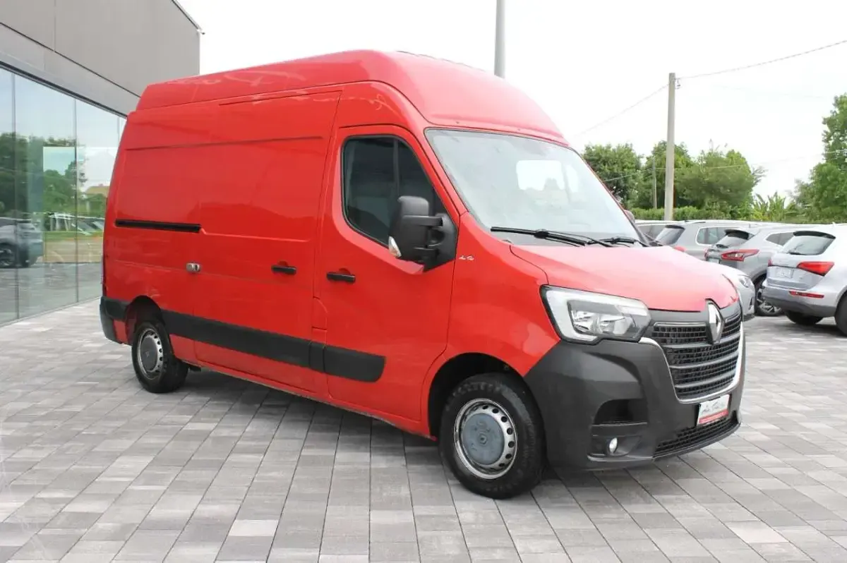 Usata Renault Master 150 CV (110 kW) 2020 Rosso Monovolume