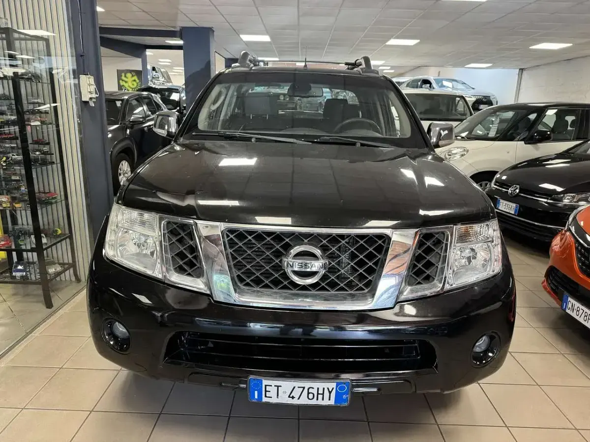 Usata Nissan Navara XE 190 CV (139 kW) 2010 Nero Pick-up