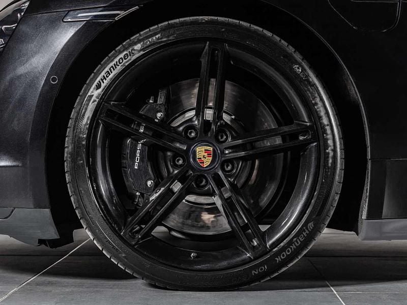 Usata Porsche Taycan Turbo 141 kW (193 CV) 2022 Nero Berlina