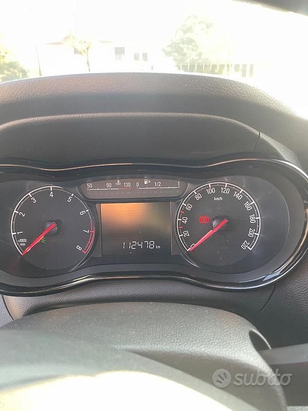 Usata Opel Karl Rocks 75 CV (55 kW) 2019 Nero Utilitaria