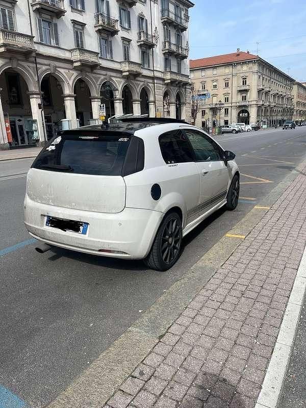 Usata Fiat Grande Punto Sport 90 CV (66 kW) 2009 Utilitaria
