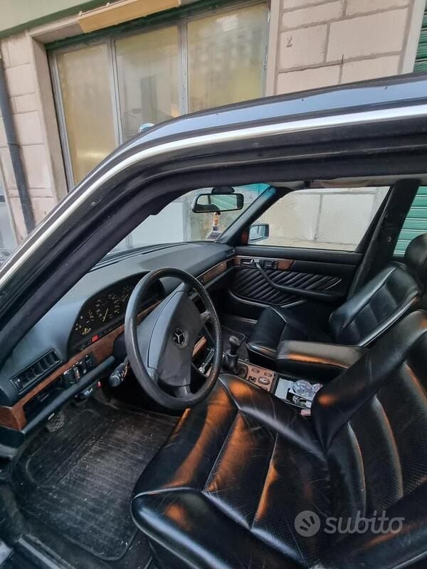 Usata Mercedes 300 SE 1989 Nero Utilitaria
