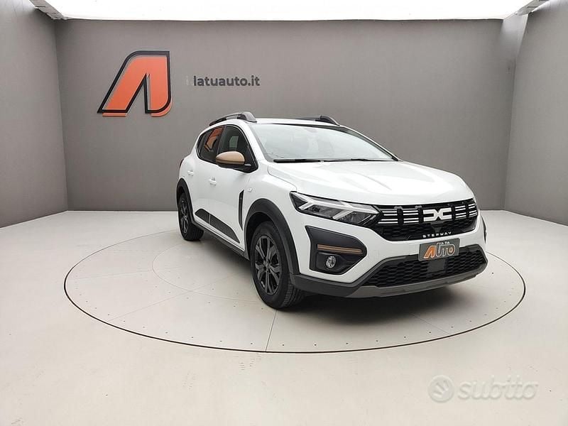 Usata Dacia Sandero Extreme 101 CV (74 kW) 2024 Bianco SUV