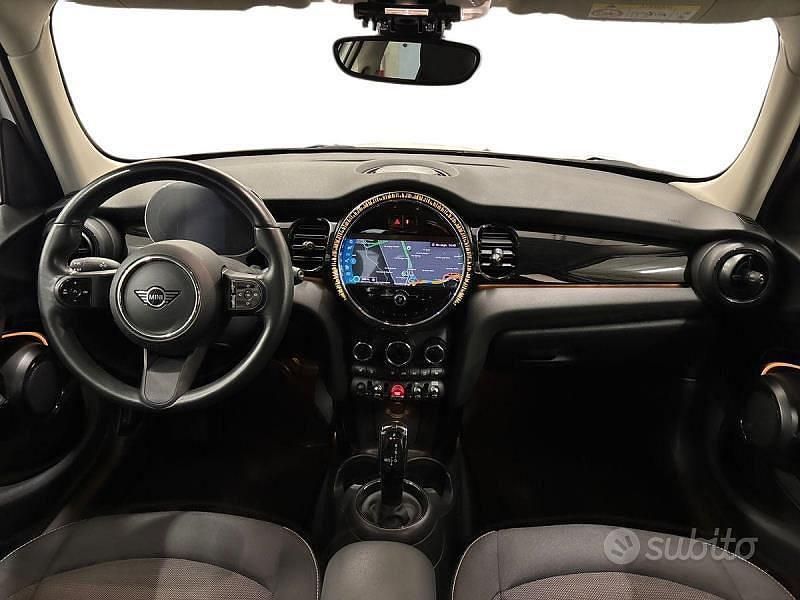 Begagnad Mini Cooper 136 HK (100 kW) 2023 Vit Halvkombi