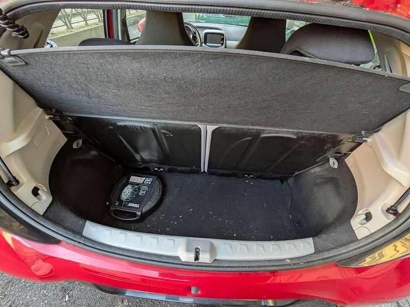 Usata Toyota Aygo 69 CV (50 kW) 2015 Rosso Utilitaria