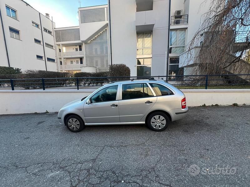 Usata Skoda Fabia 64 CV (47 kW) 2006 Grigio Station wagon