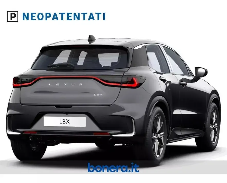Nuova Lexus LBX 135 CV (99 kW) 2026 Grigio SUV