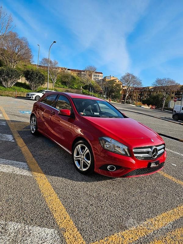 Usata Mercedes A180 109 CV (80 kW) 2016 Rosso Berlina