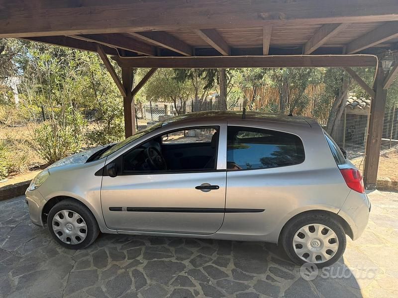 Usata Renault Clio II 75 CV (55 kW) 2009 Utilitaria